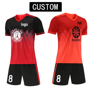 Maillot de football pour hommes à séchage rapide en gros, respirant, avec impression de logo personnalisé, sublimation, vêtements de sport personnalisables - Product Image 2