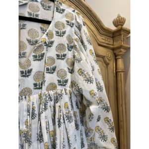 Blusa de Lino Gypsy - SUNFLOWER MEADOW, Estilo Bohemio, Talla Única para Mujer, Estampado Floral, Transpirable, Bordada, Disponible en Tallas XS-XL - Product Image 1