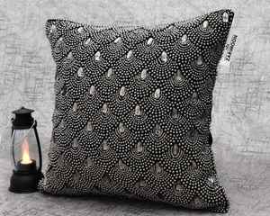 Housse de coussin en perles grises, cristaux de perles grises, perlées contemporaines de luxe faites à la main - Product Image 1
