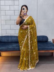 Saree doux à imprimé floral ethnique en georgette avec bordure de broderie de codage extensible et écologique pour tous les événements - Product Image 4