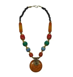 Collar de resina roja de moda clásico hecho a mano para mujer, joyería de moda de alta calidad, patrón de forma de amantes de la India para aniversarios - Product Image 6