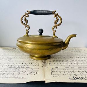Bouilloire à thé en laiton de style traditionnel, capacité 1,5 L, couvercle écologique résistant à la chaleur pour une expérience de brassage authentique, doré intense - Product Image 2
