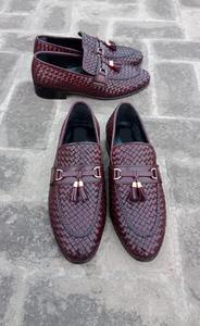 Mocasines de cuero de diseñador para hombre Zapatos sin cordones de estilo borla al por mayor con acabado Premium para eventos formales Ropa informal y de negocios - Product Image 6