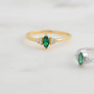 Vente en gros de dernière bague émeraude de luxe à la mode, bijoux pour femmes, promesse d'aimer votre bague de fiançailles romantique, bijoux pour femmes - Product Image 3