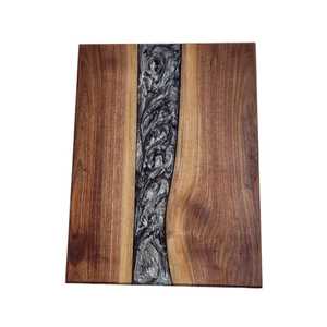 Planche à découper et à servir en bois incrusté d'époxy unique Accessoire de cuisine de qualité supérieure pour la présentation et le hachage des aliments - Product Image 5