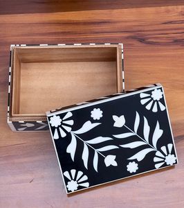 Caja de almacenamiento Rectangular blanca y gris hecha a mano, joyería con incrustaciones de hueso únicas, recuerdo, decoración de Mesa para el hogar por HF CRAFTS - Product Image 1