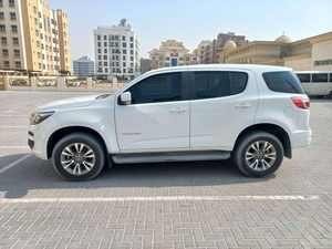 รถบลีเซอร์ LT ปี 2024 มือสอง เครื่องยนต์ 4.5L V6 แบบดูดอากาศธรรมชาติ ขับเคลื่อนสี่ล้อ ขนาดยาง R18 เบาะหนัง พวงมาลัยซ้าย แร็คหลังคาอะลูมิเนียมอัลลอย - Product Image 6