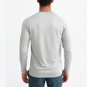 เสื้อยืดแขนยาวผู้ชาย Performance Fit ผ้าฝ้าย 100% เป็นมิตรกับสิ่งแวดล้อม ระบายอากาศได้ดี OEM B2B ชุดออกกำลังกาย - Product Image 6