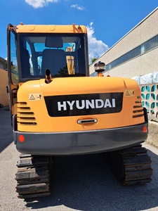 Excavadora Hyundai 2019 en Excelentes Condiciones, 6 Toneladas, Motor Yanmar, Cucharón de 0.35m, Potencia de 40500W para Movimiento de Tierras en Construcción - Product Image 4
