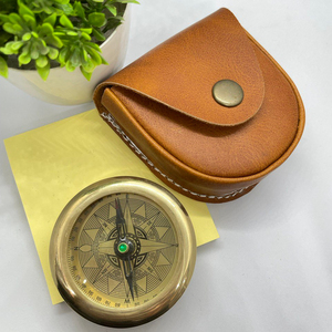 Nouveau boîtier en cuir pour boussole de poids en papier de laiton nautique fait à la main en laiton pointant le cadeau de promotion direction du soleil d'entreprise - Product Image 1