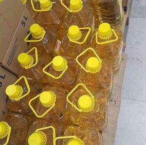 Huile de tournesol comestible raffinée 100% pure, emballage de stockage - Product Image 1