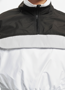 Vestes coupe-vent athlétiques personnalisées pour femmes Vestes coupe-vent légères personnalisées avec logo pour femmes Veste coupe-vent à séchage rapide Veste en nylon - Product Image 4