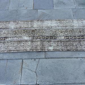 Alfombra de 1.8x7.7 pies, Alfombra Turca, Alfombra Floral Gris - Product Image 3