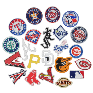 Patchs de broderie avec logo personnalisé pour chapeau Patchs de machine vierges à coudre par transfert de chaleur en forme de cœur en 3D sans commande minimale - Product Image 4