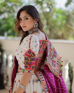 งานพิมพ์ดิจิตอลแฟนซี Navratri สุดฮิตสำหรับเรยอนผ้าเรยอน lehenga choli - Product Image 4