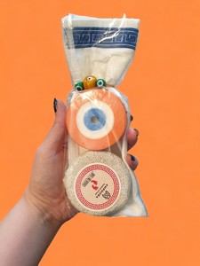 Jabones de baño naturales hechos a mano con un sobre especial y un set de piedra pómez con estampados de ojo turco - Product Image 5