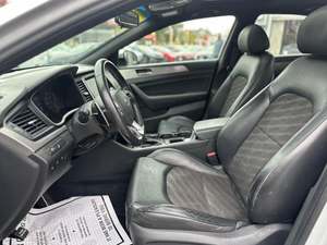 Usado 2018 Hy-u-n-dai So-n-a-ta Limited FWD - Product Image 4