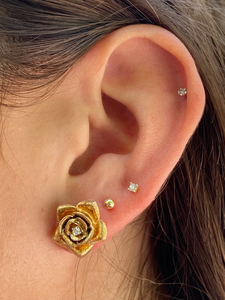 Boucles d'oreilles vintage en forme de fleur en or massif jaune 14 carats avec fermeture à poussoir Cadeau pour bijoux de mode pour femmes en alliage de zinc - Product Image 2