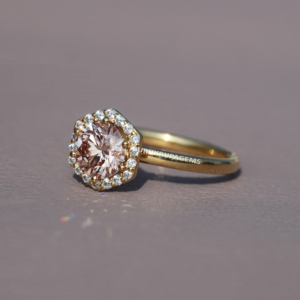 แหวนหมั้นของผู้หญิงสีเหลืองทอง14kt สำหรับห้องแล็บการจัดเพชรเม็ดเดี่ยวแบบตัดรัศมีสวยงามเครื่องประดับสำหรับงานแต่งงาน - Product Image 4