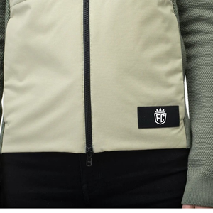 Veste d'hiver hybride en maille vert sauge pour femme, entièrement zippée, avec panneau avant matelassé, écologique, chaude, extensible, à manches longues, moderne, pour l'extérieur - Product Image 5