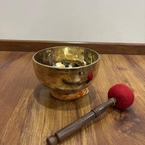 Cuenco artesanal de Metal del Himalaya hecho a mano para curación de Chakras y terapia de sonido - Product Image 2