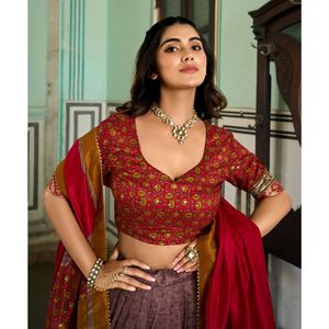 Top qualité Tussar soie traditionnelle indienne Lehenga Choli ensemble avec Kashmiri et feuille impression Blouse disponible à des prix compétitifs - Product Image 2