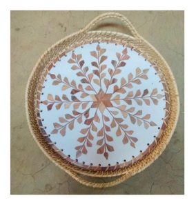 Bandeja Tradicional de Mimbre con Incrustaciones de Nácar, Base de Madera y Asa Superior, Calidad Superior - Product Image 4