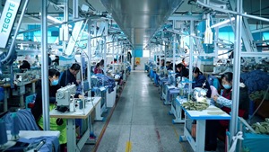 เสื้อสเวตเตอร์คอกลมใส่ได้ทั้งชายและหญิงเสื้อสเวตเชิ้ตคอกลมมีฮู้ดผ้าหนาโพลีเอสเตอร์ออกแบบโลโก้ได้ตามที่ต้องการ - Product Image 6