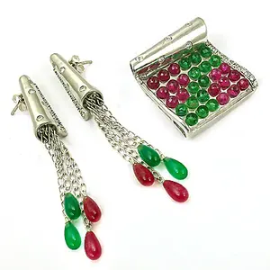 ชุดต่างหูและจี้เงินแท้ 925 ประดับมรกตและทับทิม - เครื่องประดับผู้หญิงชั้นดี (ชุบทองประดับเพิร์ลและเพทาย) - Product Image 1