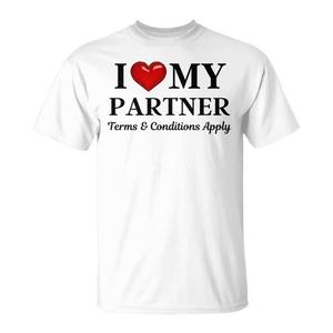 Camiseta Promocional con el Eslogan 'I Love My Partner' y Términos y Condiciones Aplicables - Product Image 2