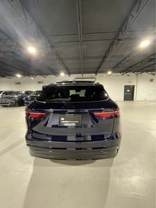 SUV de Lujo de Alta Gama Usado 2025, Serie R-Dynamic S Performance - Product Image 3