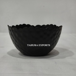 Tazón de Metal Negro Curvo y Refinado, Ideal para Diversos Usos Culinarios, con Construcción Resistente y Superficie Lisa para Mejorar el Uso Diario - Product Image 3