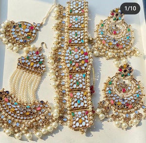 Ensemble de bijoux miroir avec collier, boucles d'oreilles, Maangtikka et Tikka latéral, un ensemble très impressionnant par Meetali Creation - Product Image 6