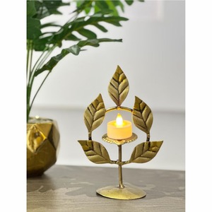 Porte-bougie en métal doré en forme de couronne, centre de table vintage, chandelier, finition vieillie, art en fer, vente en gros pour mariage, porte-bougie conique - Product Image 2