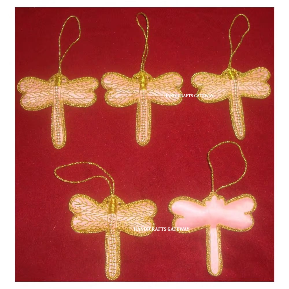 สีชมพูอ่อน