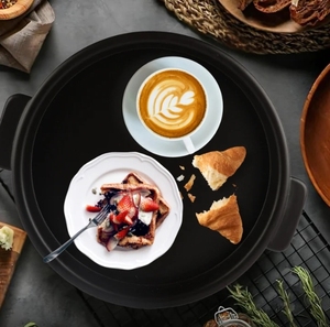 Plateaux ronds en bois de couleur vin faits à la main ensemble de deux plateaux de service décoratifs pour table de petit déjeuner Table basse décorative - Product Image 3