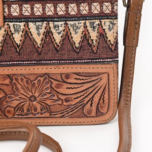 กระเป๋าโท้ทหนัง PU ขัดเงาสไตล์ตะวันตก ดีไซน์ทันสมัย พร้อมซิปปิด สายสะพายไหล่สองเส้น น้ำหนักเบา จุของได้เยอะ - Product Image 1