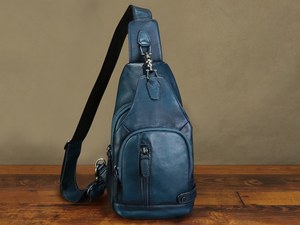 Bolso cruzado pequeño de cuero unisex con ranura para tarjeta, bolso de pecho diario de negocios a la moda vintage, portátil, para el pecho - Product Image 6