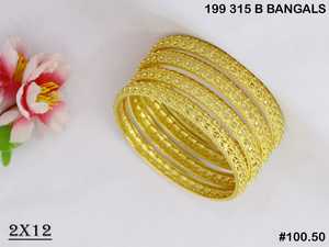 Brazaletes de metal Regal Grace inspirados en la tradición india para boutiques de moda modernas Brazaletes de metal Golden Legacy - Product Image 5