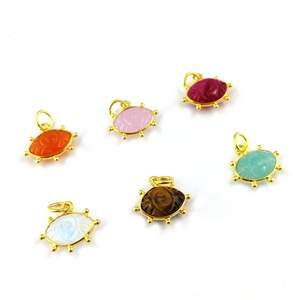 Colgante Marquise con Ojo Tallado en Plata de Ley 925, Bisel Elegante, Piedra Lunar, Collar Minimalista con Ojo Tallado a Mano - Product Image 1