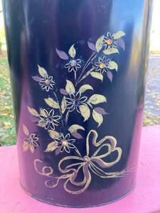 Cubo de basura de metal con hermosa Impresión digital con pies de latón. - Product Image 3