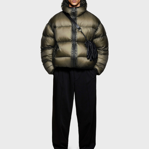 Chaqueta Acolchada Ligera con Capucha para Hombre, Chaqueta Casual de Invierno, Cálida, Impermeable, con Cierre y Logotipo, Perfecta para Viajar - Product Image 4