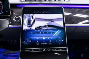 Sedán de Lujo Usado Clase S Negro 2022, Auto Premium de Gasolina para Viajes de Negocios - Product Image 2