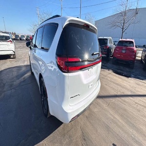 Chrysler Pacifica Limited 2025 en parfait état - Product Image 3