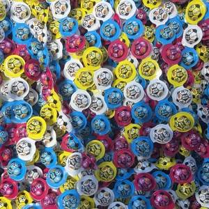 Venta al por mayor del fabricante: Caramelos de goma Halal <span class=keywords><strong>mini</strong></span> a granel con forma de ojo, rellenos de líquido, perfectos <span class=keywords><strong>para</strong></span> <span class=keywords><strong>fiestas</strong></span> infantiles, OEM - Product Image 1