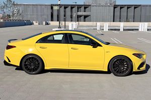 AMG CLA35 2020, faible kilométrage, moteur silencieux, transmission, toit ouvrant panoramique, phares LED, prêt à être expédié - Product Image 4