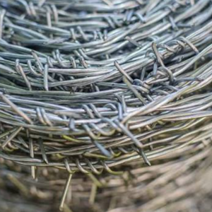 Filo Spinato a Doppia Torsione Rivestito in Galfan, Barriera Anti-Intrusione per Frutteti - Product Image 4