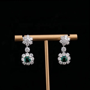 925ต่างหูเงินสเตอร์ลิงสุดหรูสีทอง18K สไตล์ฮิปฮอป VVS Moissanite ลูกแพร์ตัดเพชรน่ารักของขวัญสุดเพอร์เฟกต์สำหรับผู้หญิง - Product Image 4
