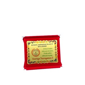 Premio impreso en oro personalizado del proveedor indio con placa de caja de terciopelo perfecto para honrar la excelencia en la venta o la jubilación - Product Image 2