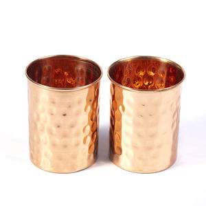 Verre de cuivre martelé fait à la main indien Design taille personnalisée pour la maison de mariage Restaurants hôtel cuisine utilisation vin potable utilisation - Product Image 2